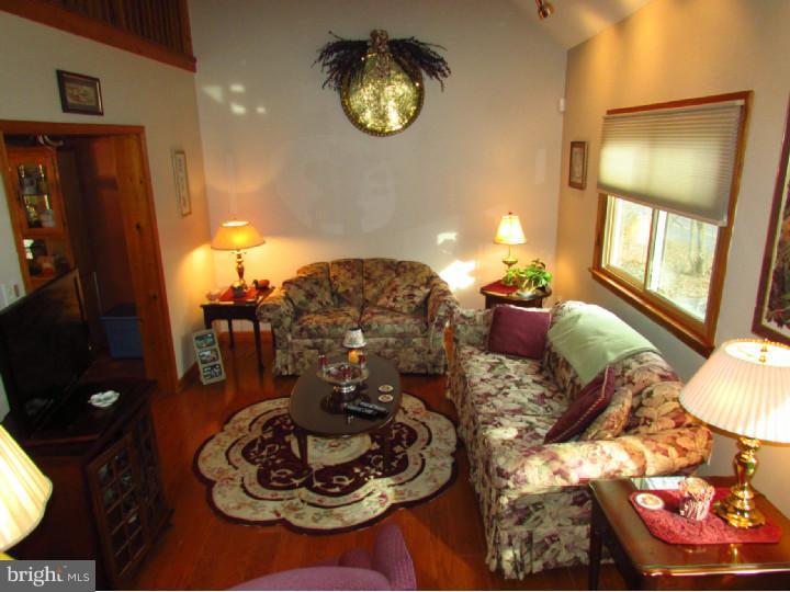 3190 Sterner Mill Road Quakertown, PA 18951 - Photo 3 of 25 Living Room