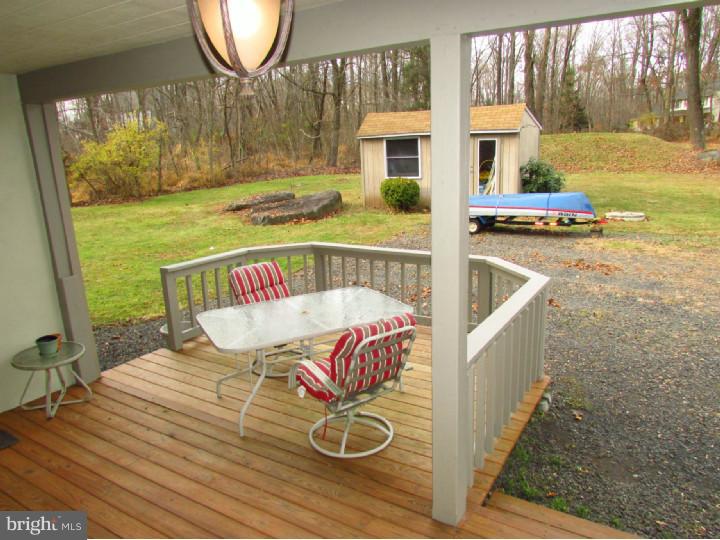 3190 Sterner Mill Road Quakertown, PA 18951 - Photo 21 of 25 Deck