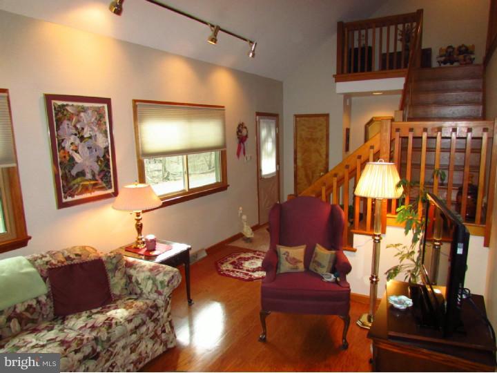 3190 Sterner Mill Road Quakertown, PA 18951 - Photo 5 of 25 Living Room