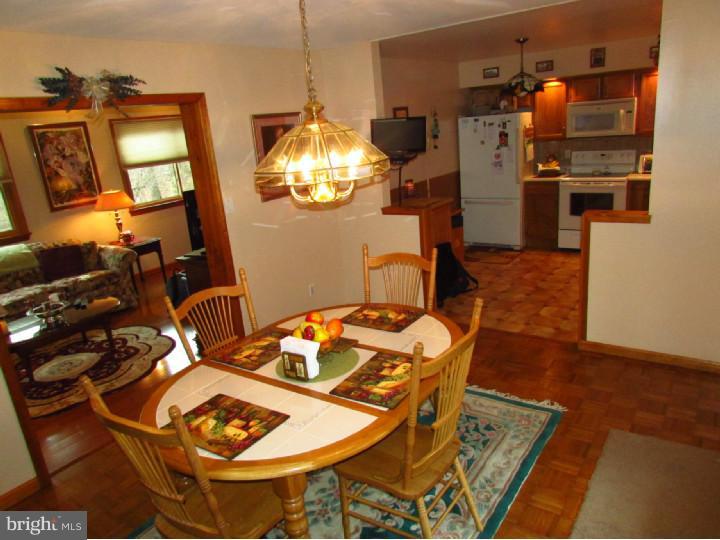 3190 Sterner Mill Road Quakertown, PA 18951 - Photo 7 of 25 Dining Room