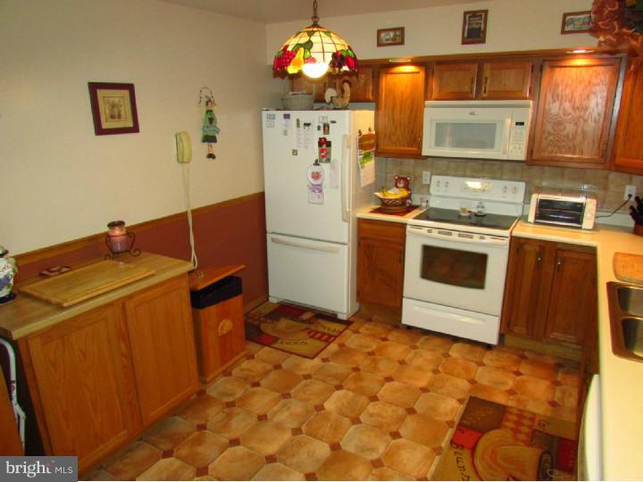 3190 Sterner Mill Road Quakertown, PA 18951 - Photo 9 of 25 Kitchen