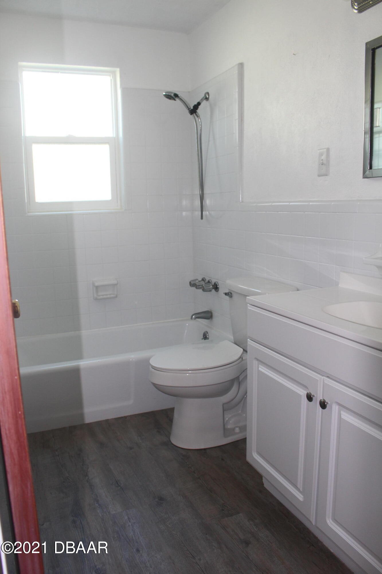 231 Sanchez Avenue Ormond Beach, FL 32174 - Photo 22 of 25 Guest Bath