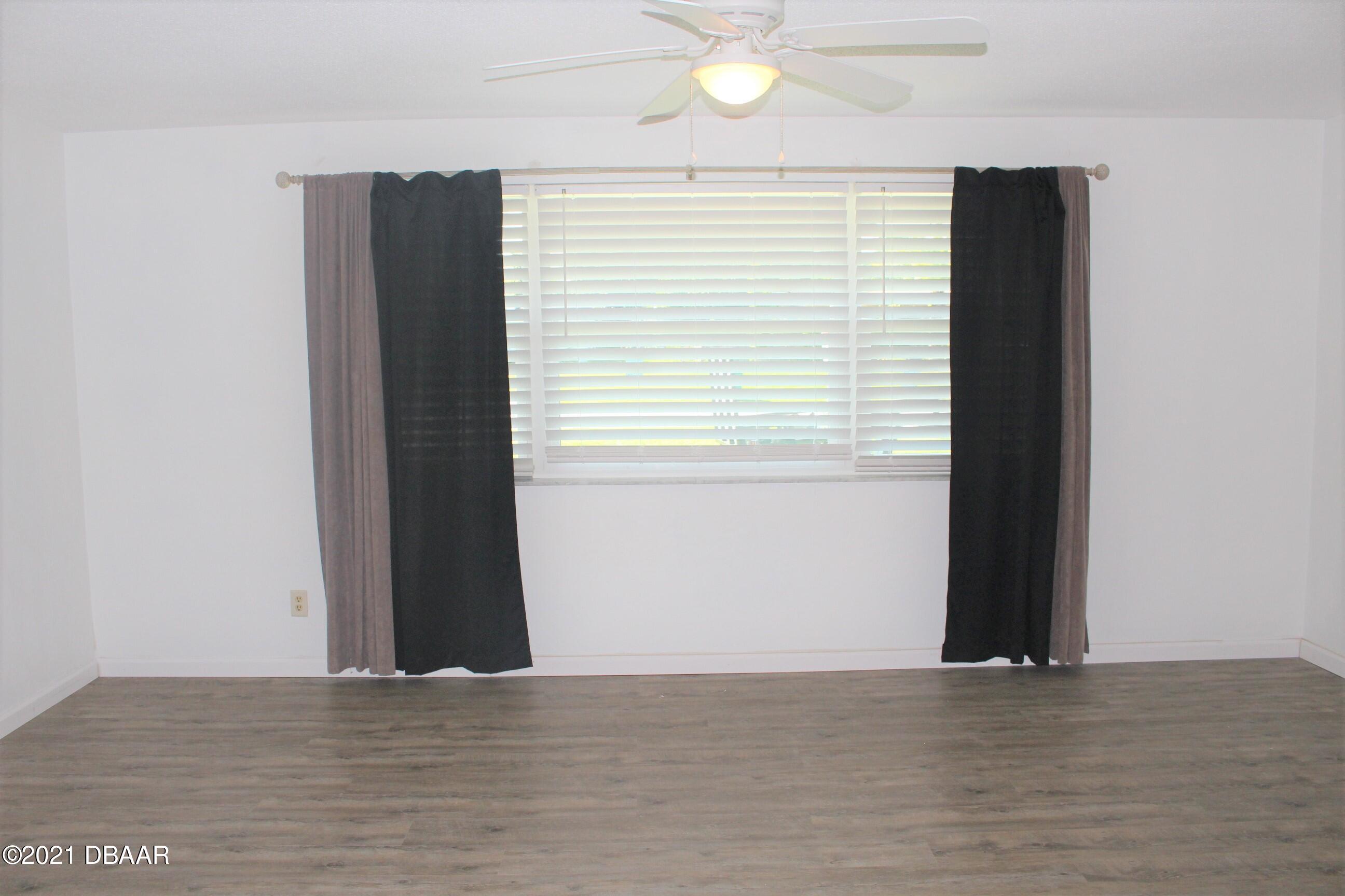 231 Sanchez Avenue Ormond Beach, FL 32174 - Photo 24 of 25 Living Room