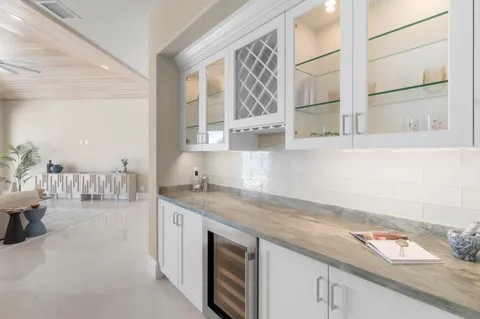 $5,895,000 | 526 Point Lane, Vero Beach, FL 32963