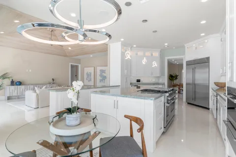 $5,895,000 | 526 Point Lane, Vero Beach, FL 32963