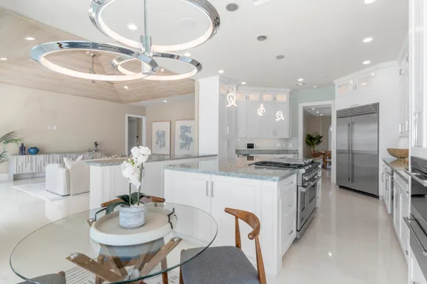 $5,895,000 | 526 Point Lane, Vero Beach, FL 32963