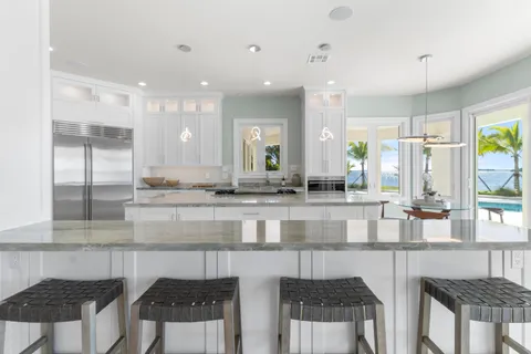 $5,895,000 | 526 Point Lane, Vero Beach, FL 32963