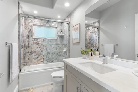 $5,895,000 | 526 Point Lane, Vero Beach, FL 32963