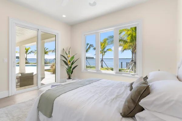 $5,895,000 | 526 Point Lane, Vero Beach, FL 32963