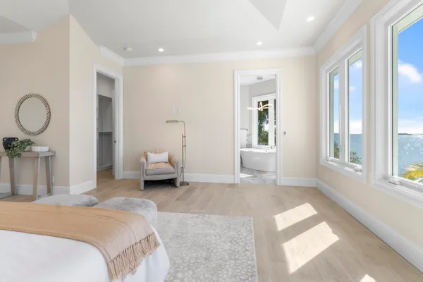 $5,895,000 | 526 Point Lane, Vero Beach, FL 32963