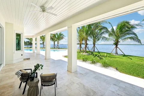 $5,895,000 | 526 Point Lane, Vero Beach, FL 32963