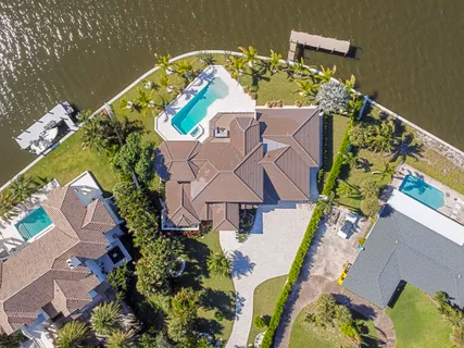 $5,895,000 | 526 Point Lane, Vero Beach, FL 32963