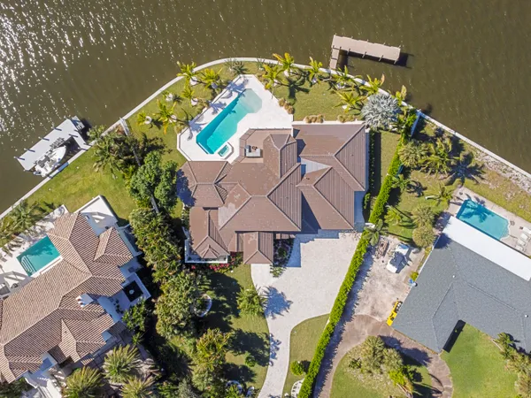 $5,895,000 | 526 Point Lane, Vero Beach, FL 32963