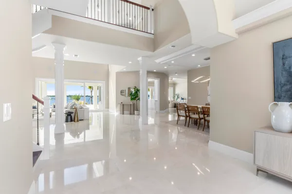 $5,895,000 | 526 Point Lane, Vero Beach, FL 32963