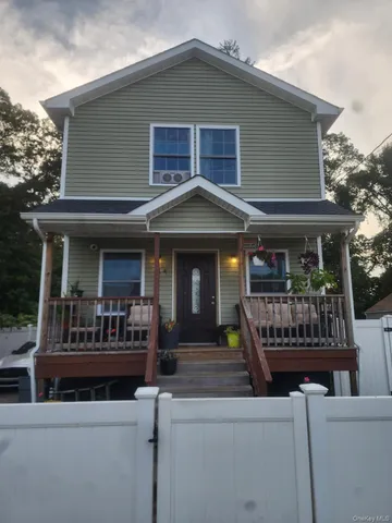 $525,000 | 14 Hickory Street, Wyandanch, NY 11704