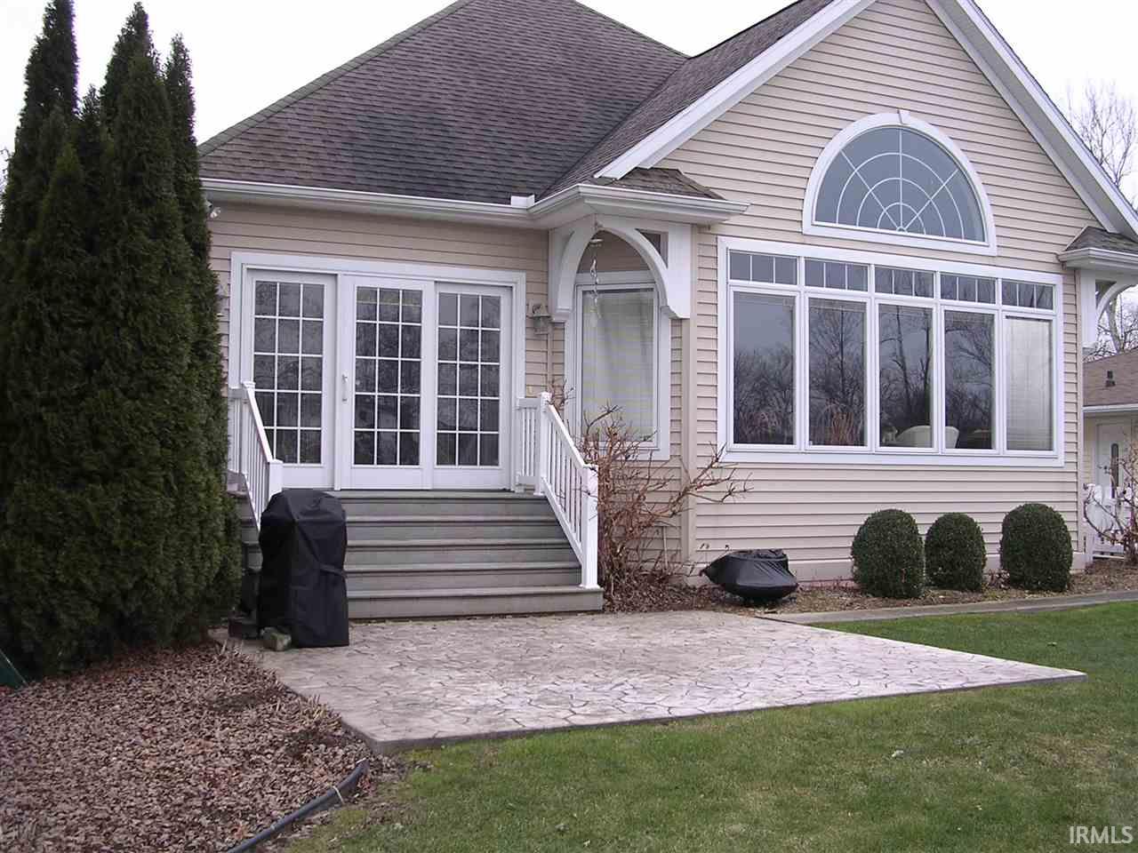 8256 East North Road Syracuse, IN 46567 - Photo 1 of 24 Gallery Image 1