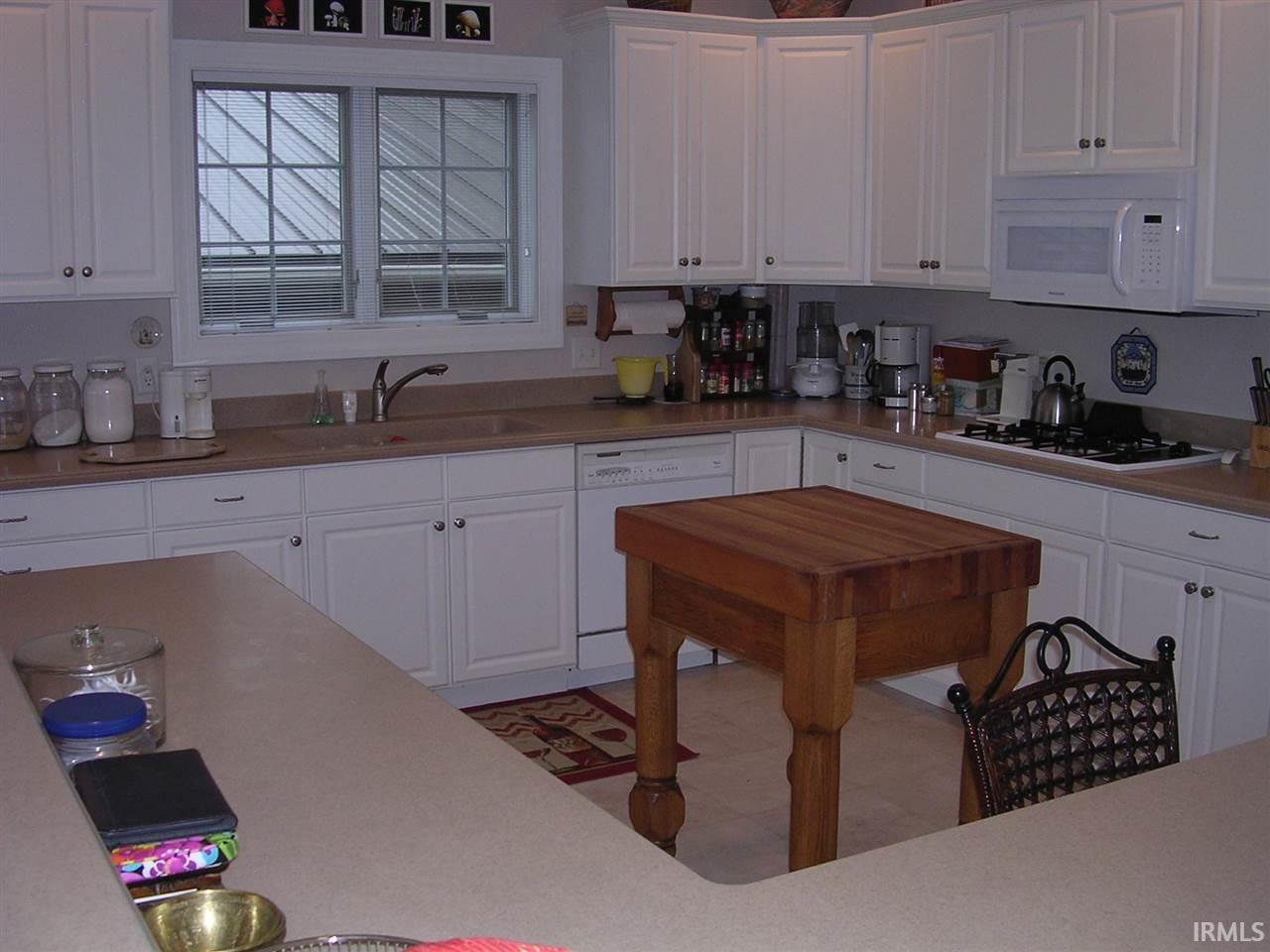 8256 East North Road Syracuse, IN 46567 - Photo 5 of 24 Gallery Image 5