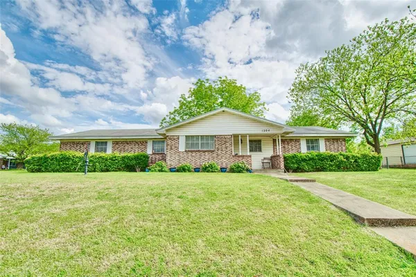$219,000 | 1204 West 21st Street, Clifton, TX 76634