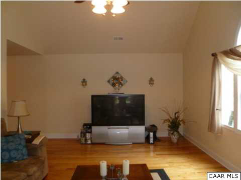 23 Stonefield Road Palmyra, VA 22963 - Photo 17 of 32 a living room with a couch