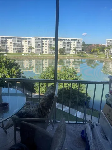 $1,800 | 2905 Point E Drive, Unit L404, Aventura, FL 33160