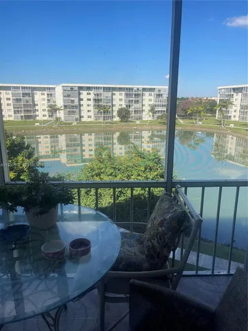 $1,800 | 2905 Point E Drive, Unit L404, Aventura, FL 33160