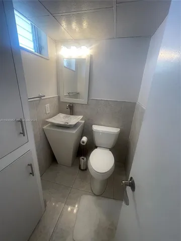 $1,800 | 2905 Point E Drive, Unit L404, Aventura, FL 33160