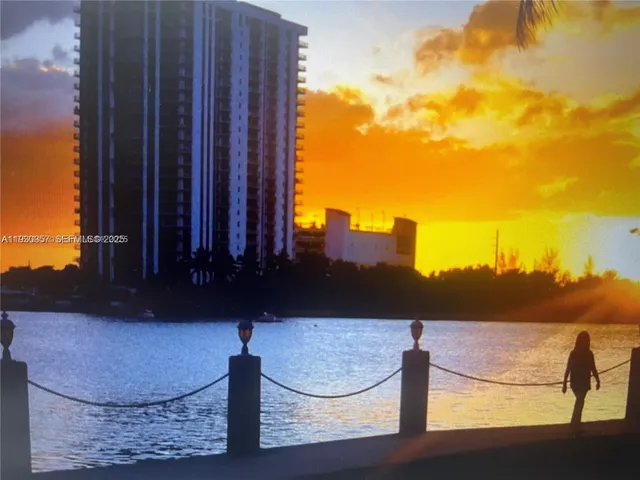 $1,800 | 2905 Point E Drive, Unit L404, Aventura, FL 33160