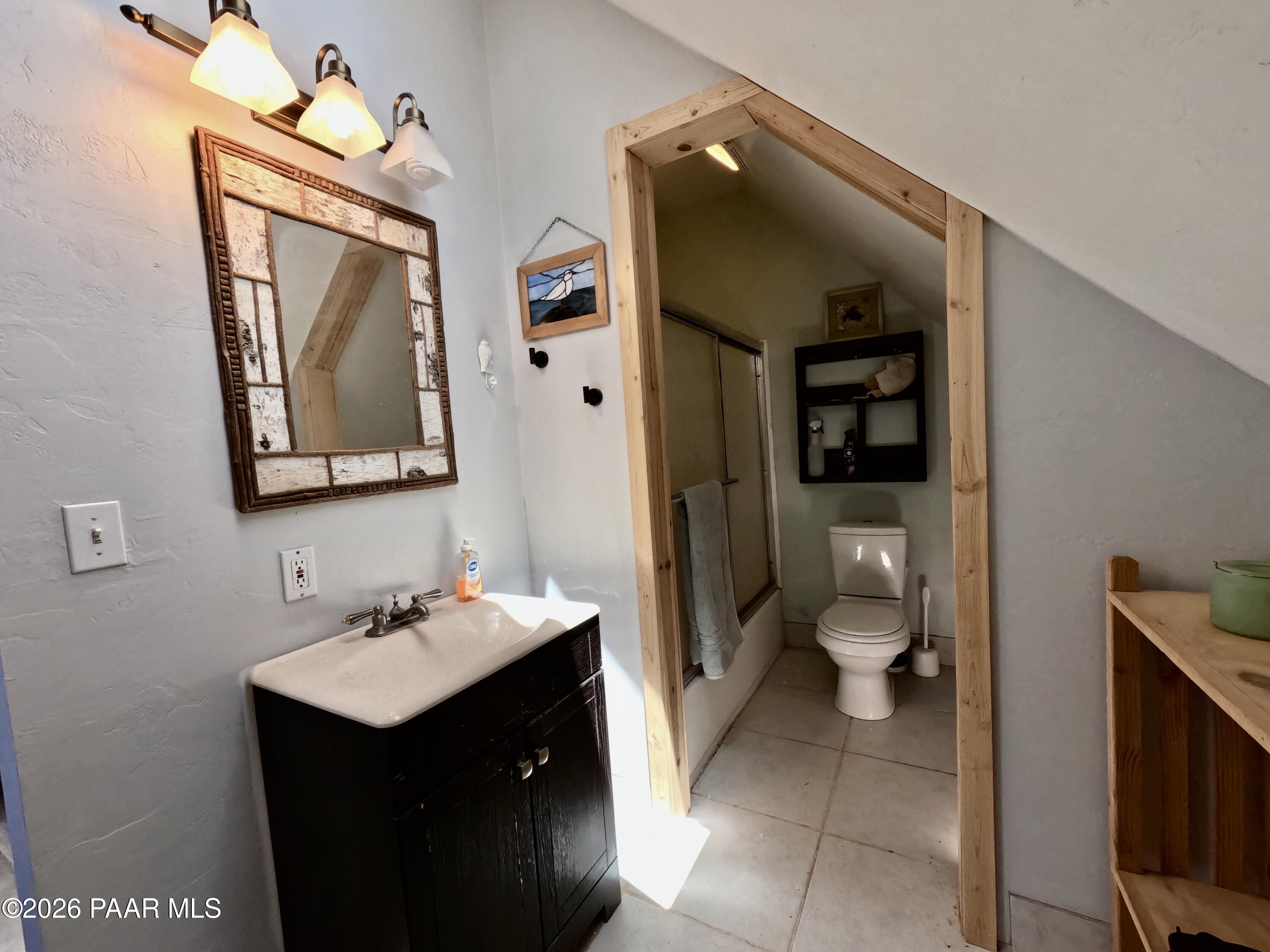 33867 West Whiskey River Road Seligman, AZ 86337 - Photo 23 of 50 Owner Bath