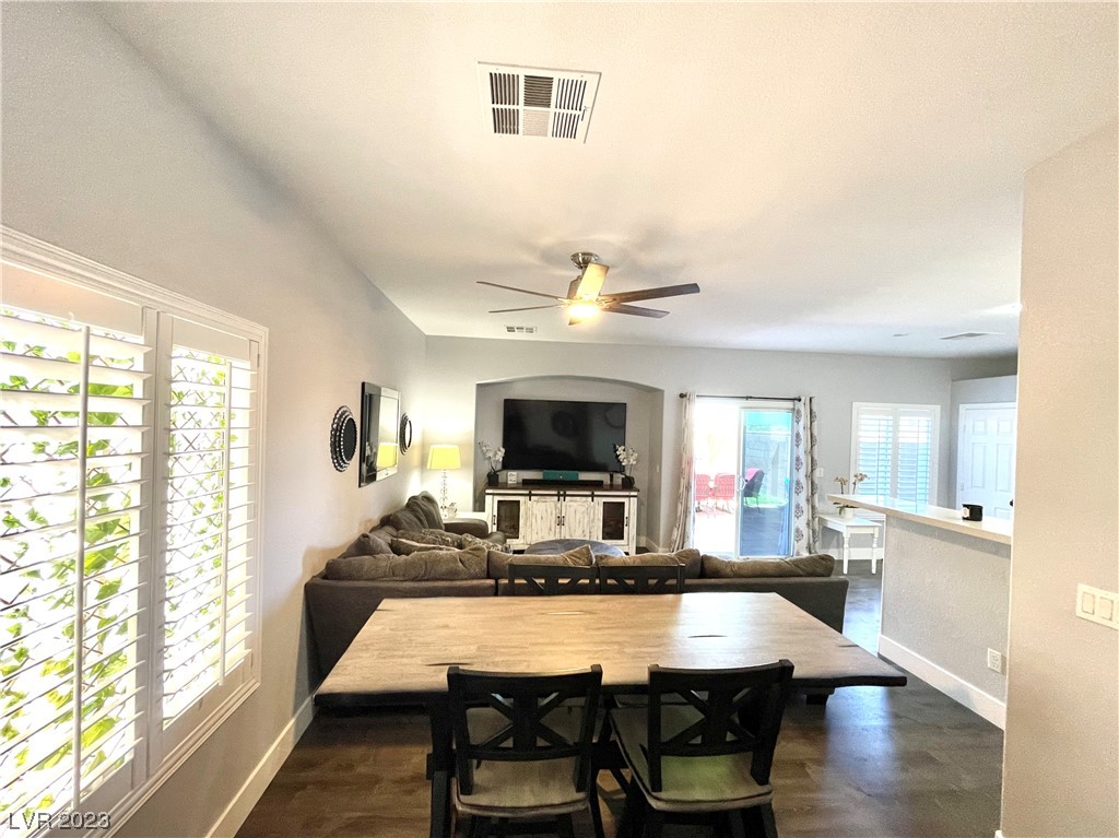251 Integrity Ridge Drive Henderson, NV 89052 - Photo 4 of 52