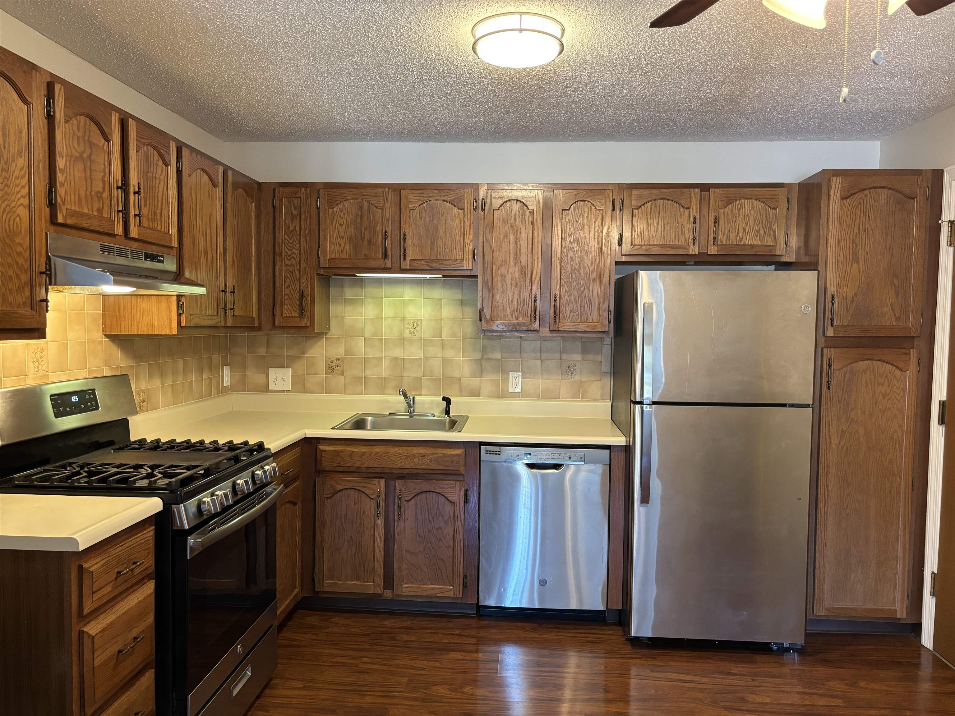 379 Huse Road, Unit 26 Manchester, NH 03103 - Photo 5 of 16