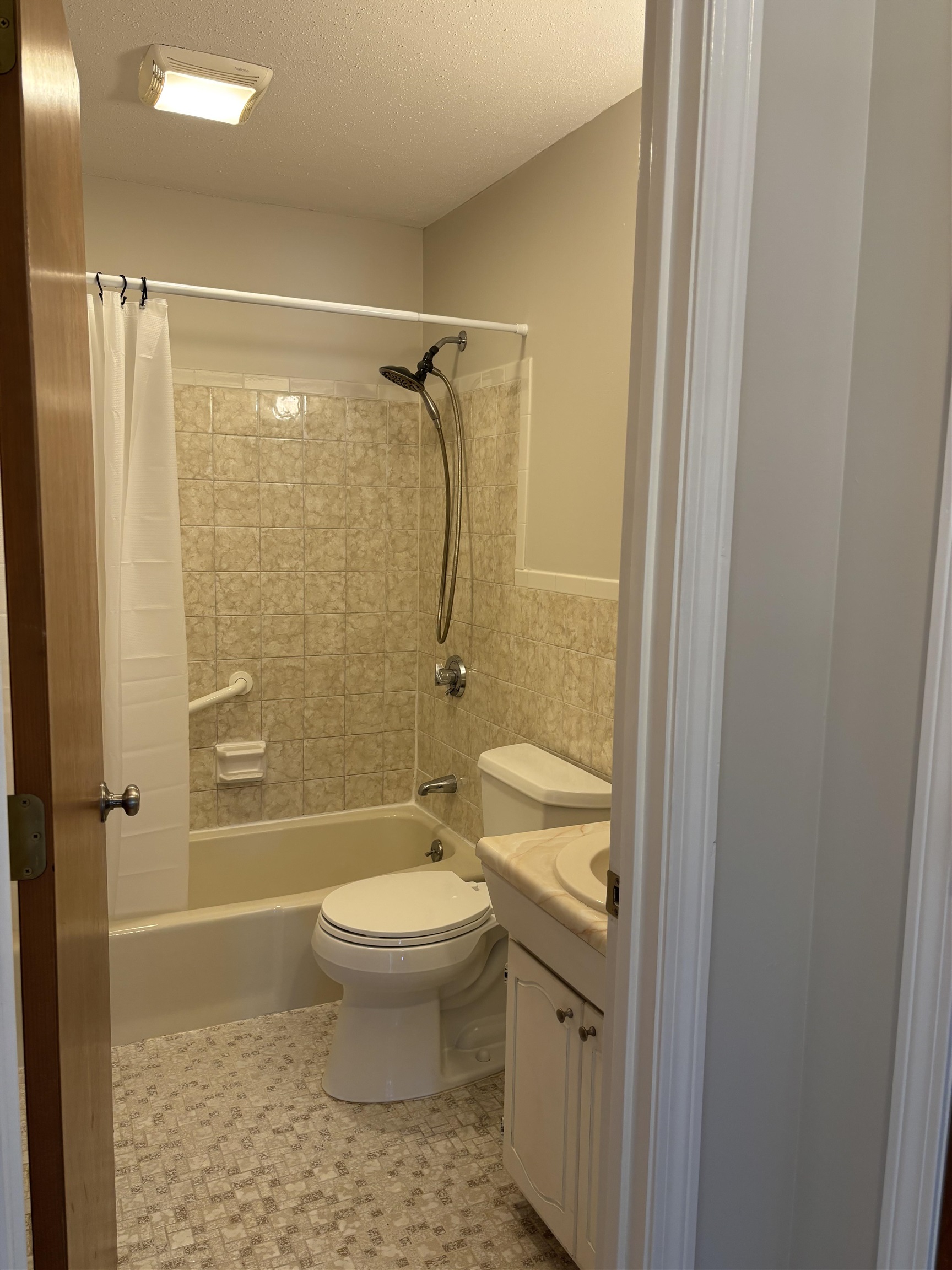 379 Huse Road, Unit 26 Manchester, NH 03103 - Photo 10 of 16