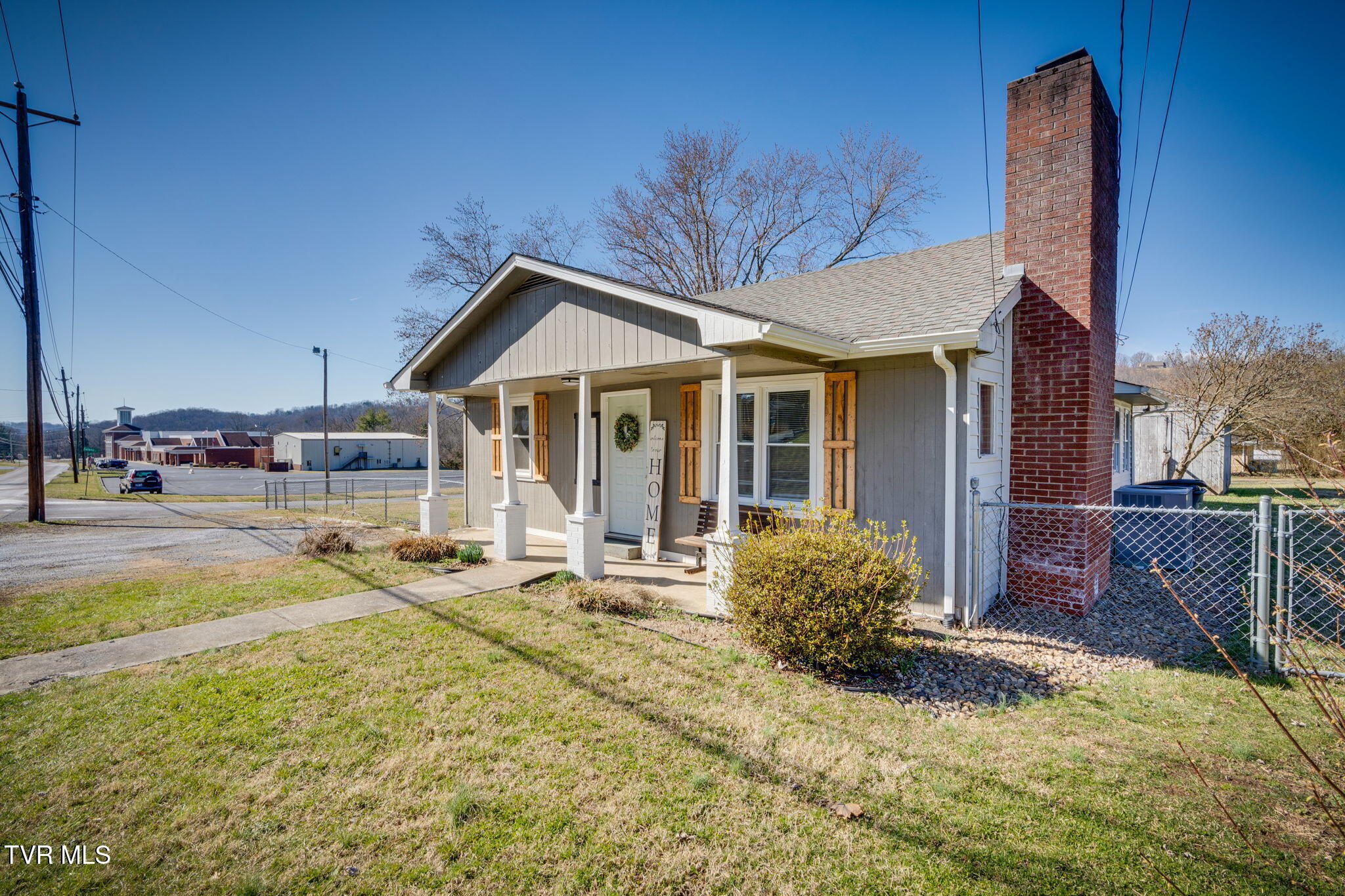 354 Cooks Valley Road Kingsport, TN 37664 - Photo 3 of 25 003