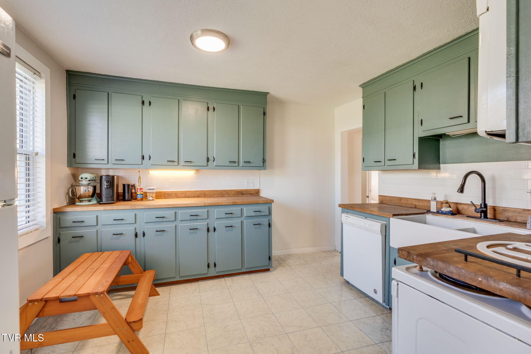 354 Cooks Valley Road Kingsport, TN 37664 - Photo 8 of 25 008