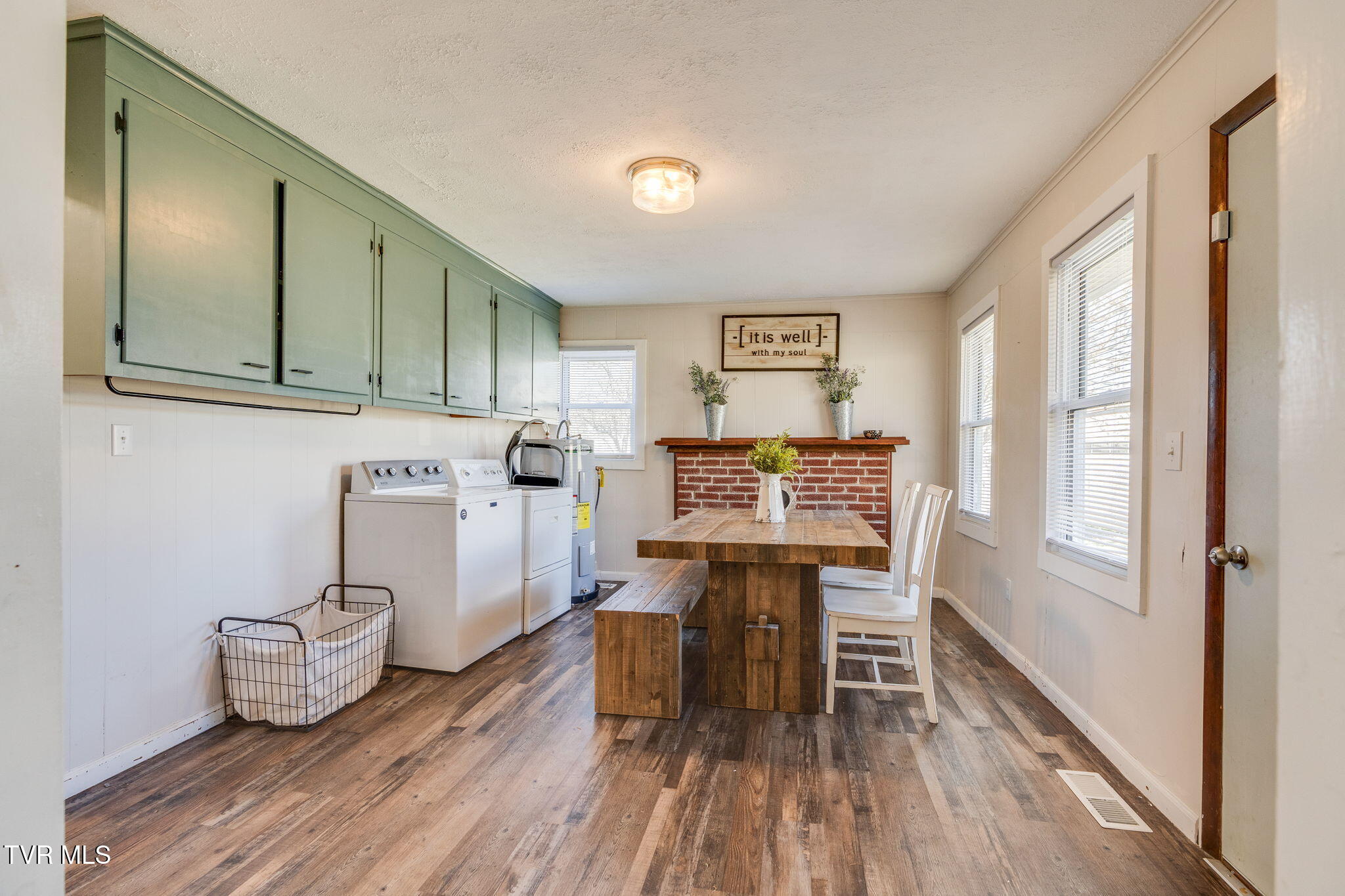 354 Cooks Valley Road Kingsport, TN 37664 - Photo 10 of 25 010