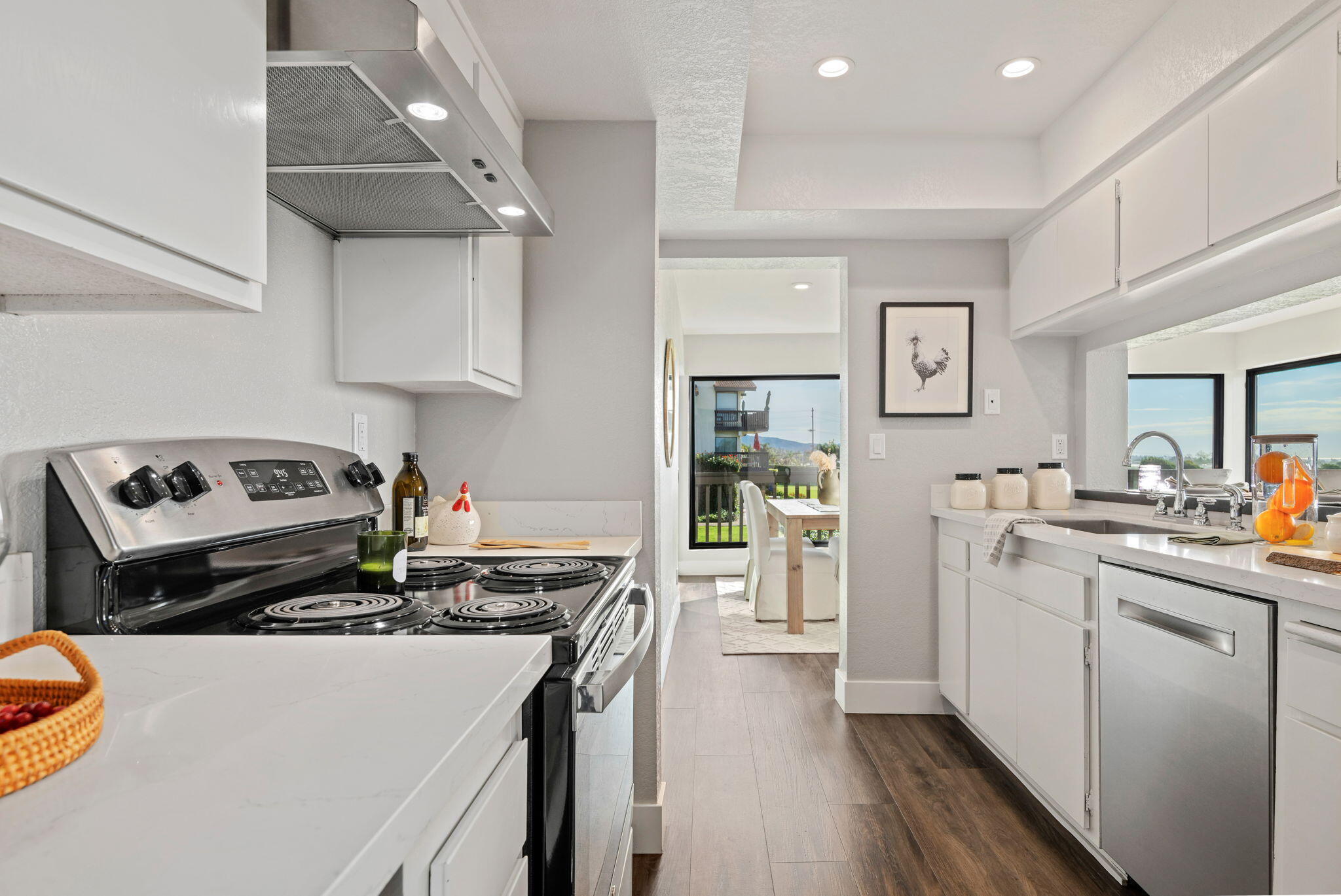 3375 Foothill Road, Unit 921 Carpinteria, CA 93013 - Photo 7 of 18 Kitchen