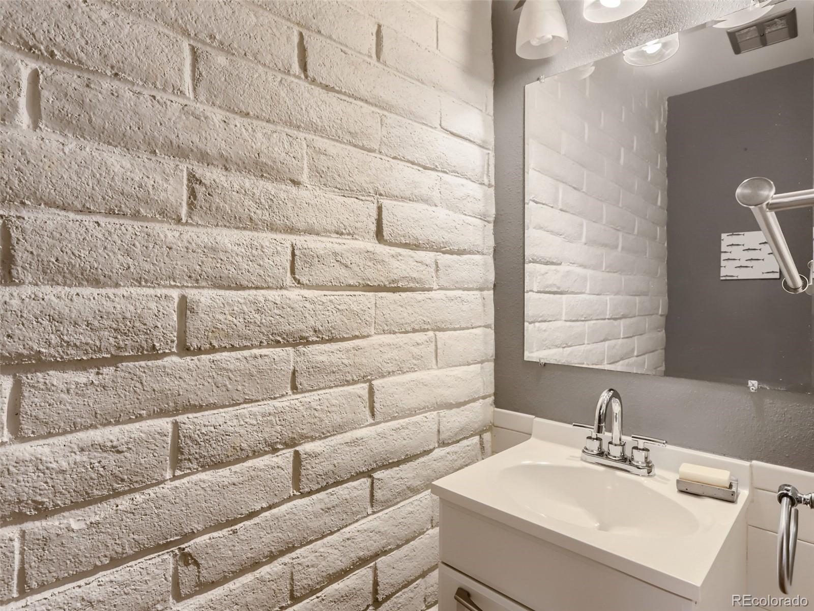 1060 South Parker Road, Unit 12 Denver, CO 80231 - Photo 12 of 28