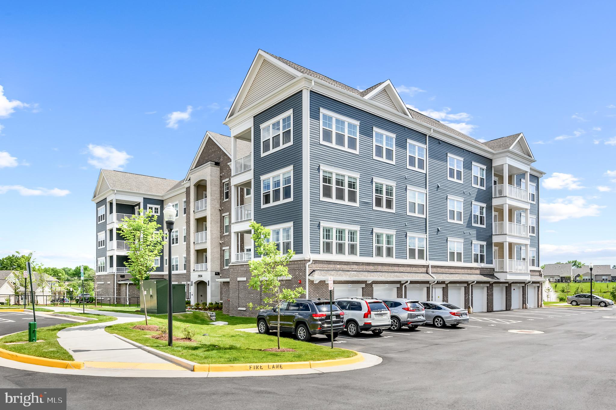 21894 Hawksbill High Circle, Unit 201 Sterling, VA 20164 - Photo 37 of 54 Side Exterior