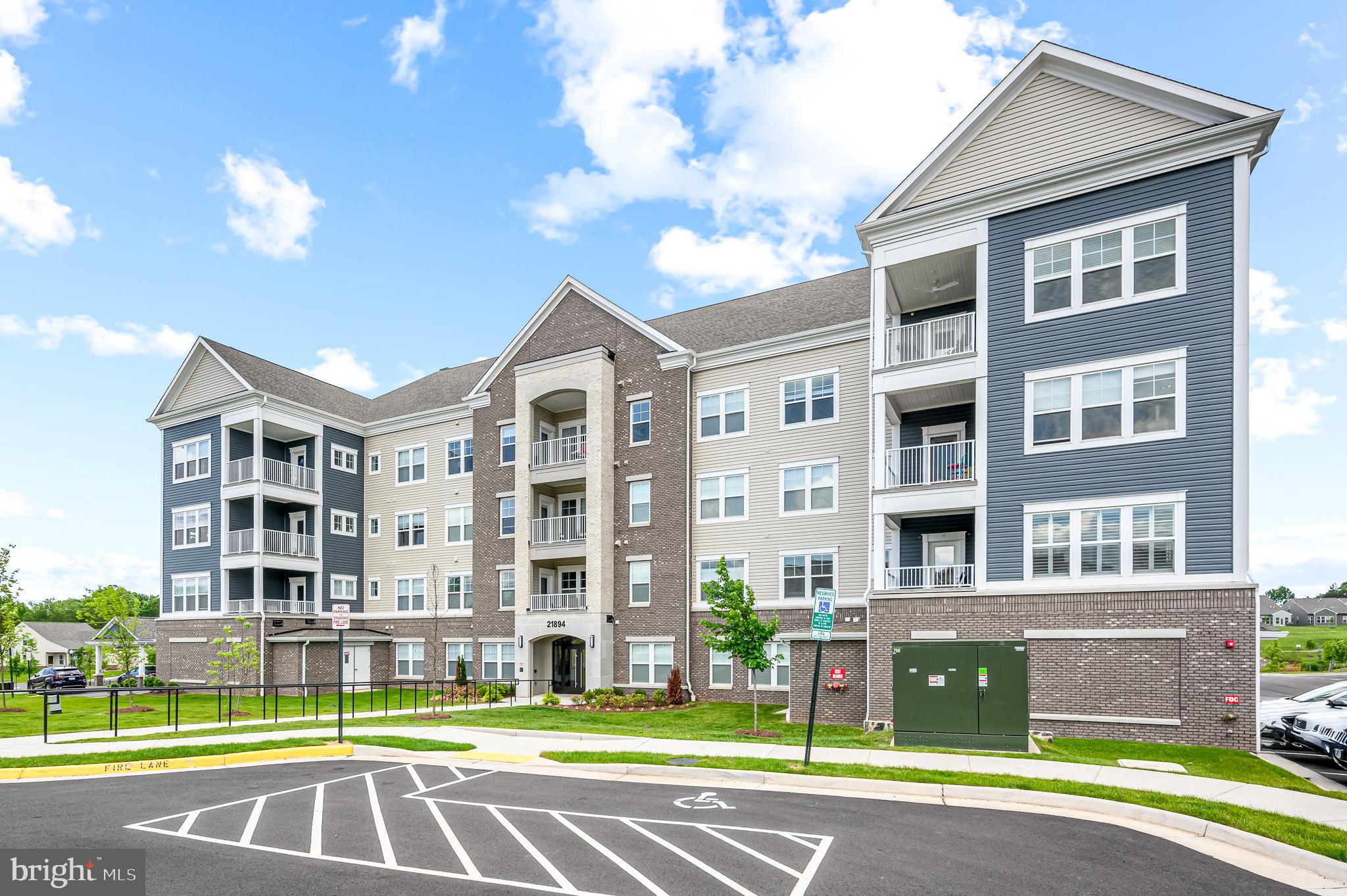 21894 Hawksbill High Circle, Unit 201 Sterling, VA 20164 - Photo 38 of 54 Front Exterior