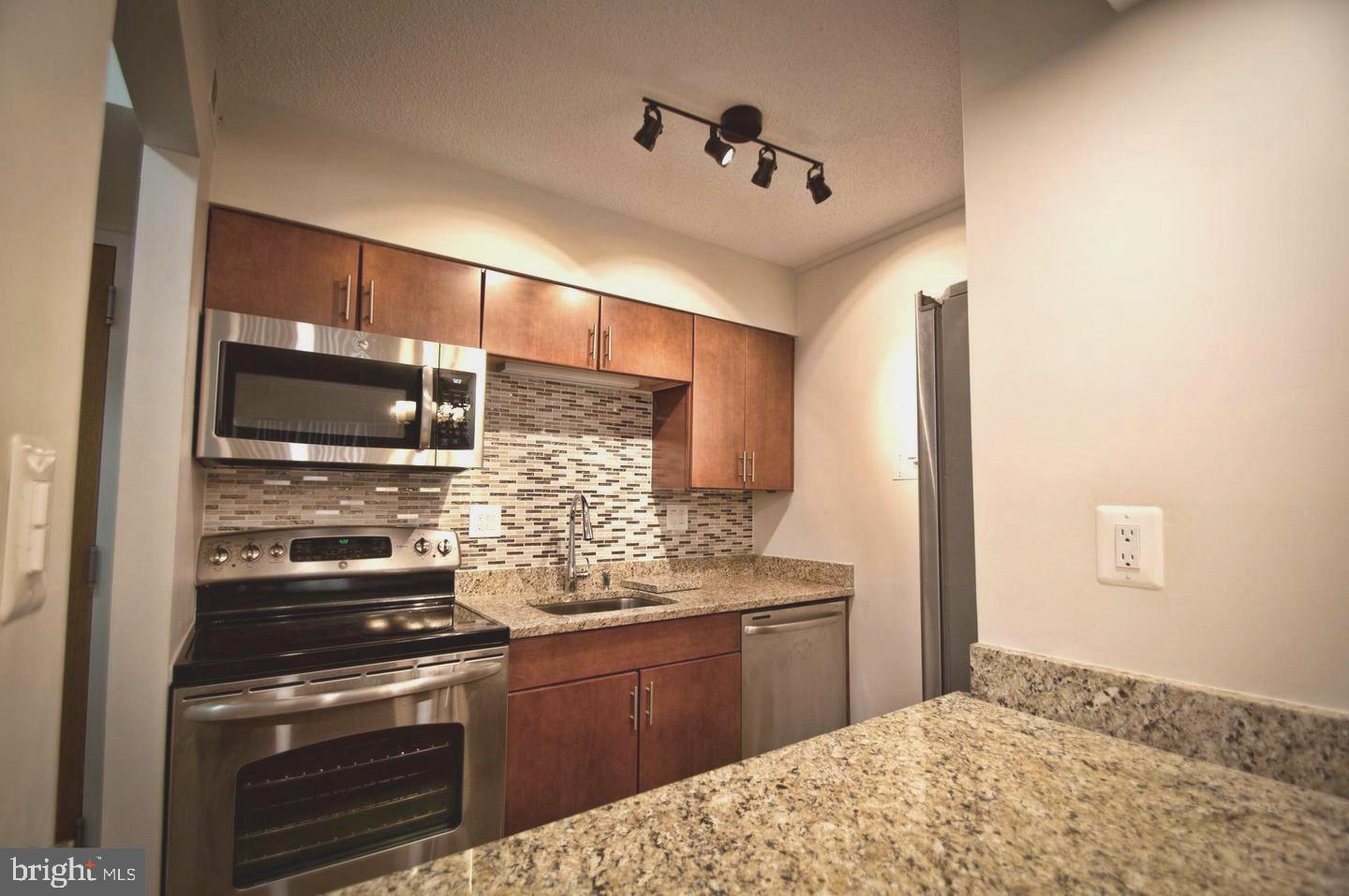 1808 Old Meadow Road, Unit 702 McLean, VA 22102 - Photo 3 of 19