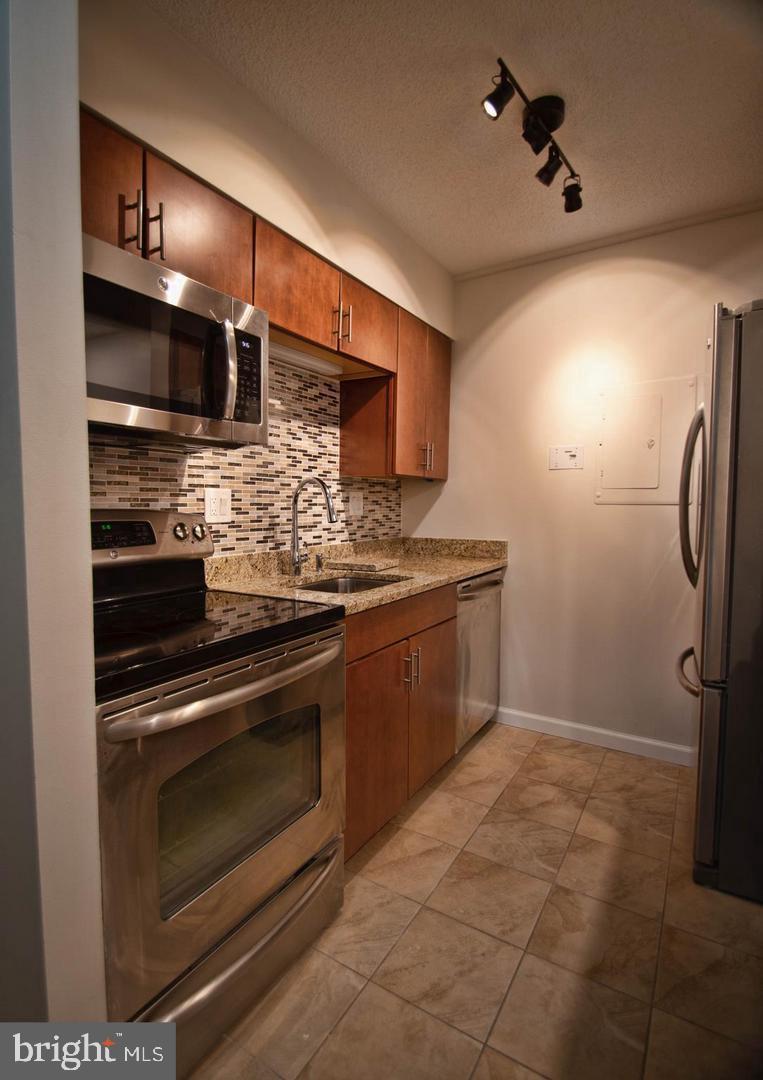 1808 Old Meadow Road, Unit 702 McLean, VA 22102 - Photo 5 of 19