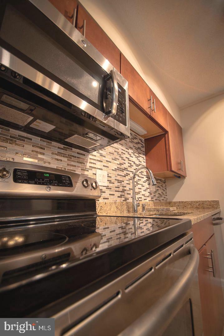 1808 Old Meadow Road, Unit 702 McLean, VA 22102 - Photo 6 of 19