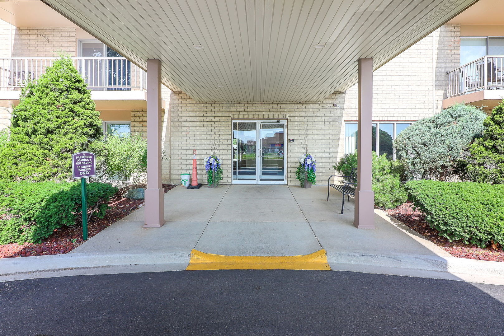 110 West Butterfield Road, Unit 503S Elmhurst, IL 60126 - Photo 2 of 22 Gallery Image 2