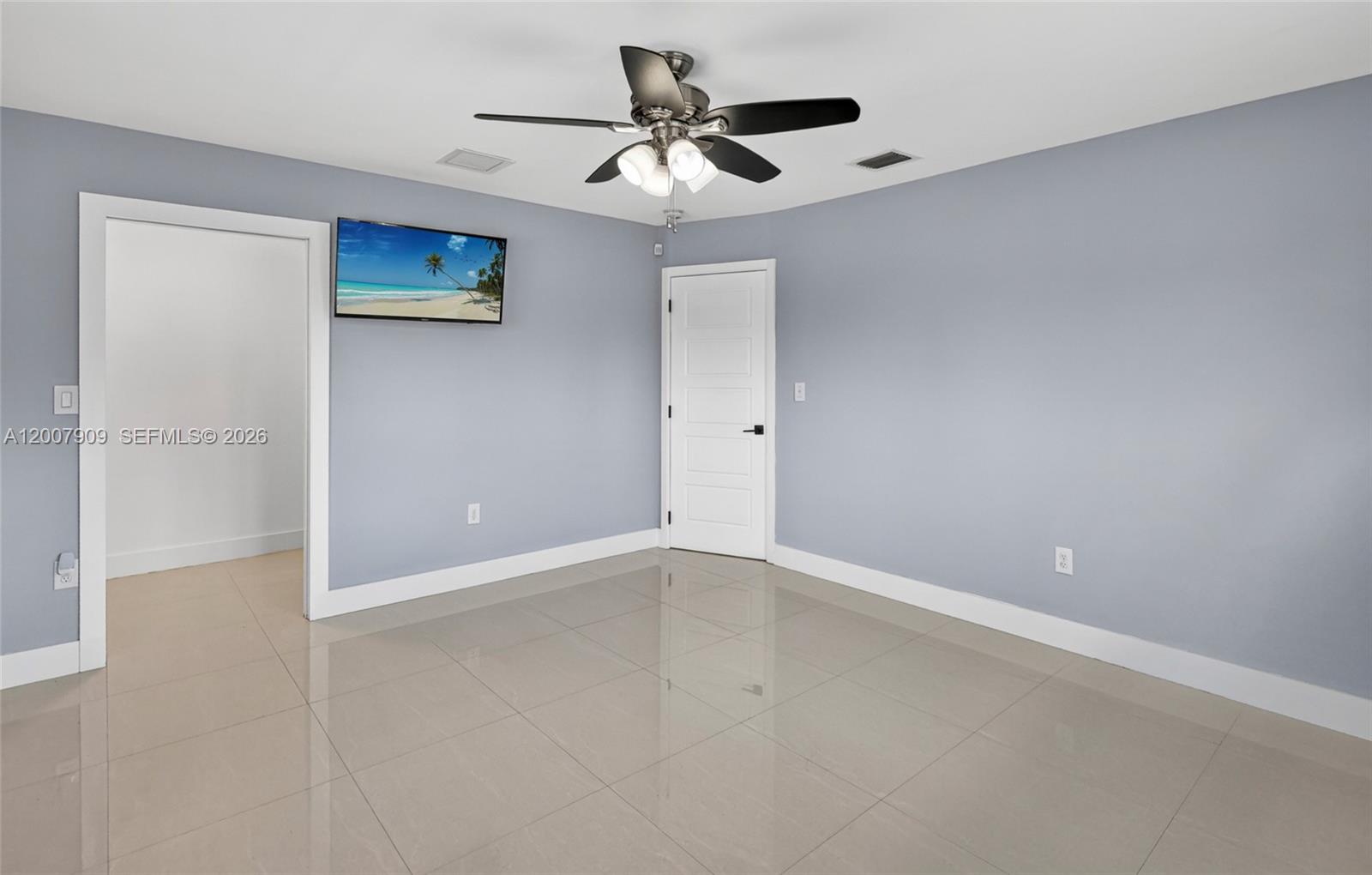 4865 Southwest 94th Avenue Miami, FL 33165 - Photo 12 of 32 a view of an empty room