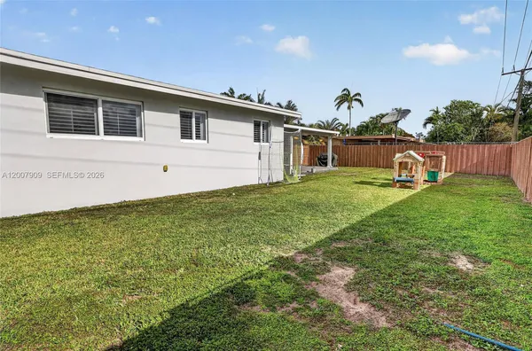 $4,400 | 4865 Southwest 94th Avenue, Miami, FL 33165