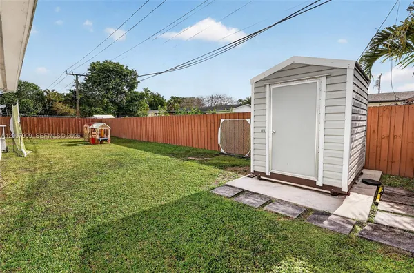 $4,400 | 4865 Southwest 94th Avenue, Miami, FL 33165