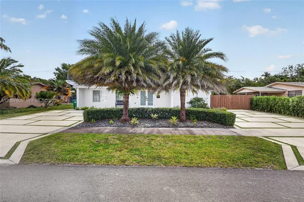 $4,400 | 4865 Southwest 94th Avenue, Miami, FL 33165