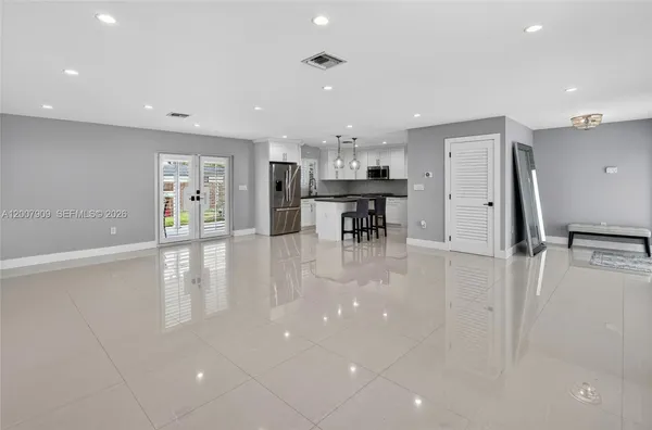 $4,400 | 4865 Southwest 94th Avenue, Miami, FL 33165