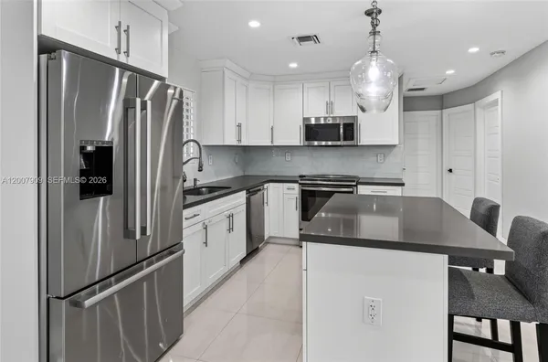 $4,400 | 4865 Southwest 94th Avenue, Miami, FL 33165