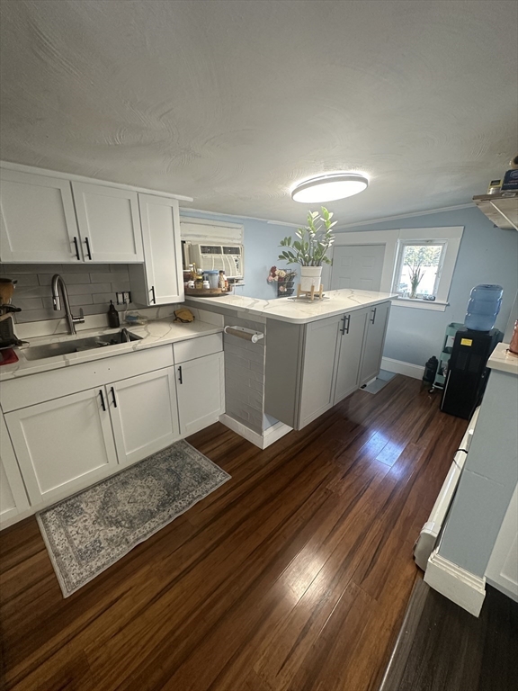 155 R Seminole Avenue Waltham, MA 02451 - Photo 4 of 31 Gallery Image 4