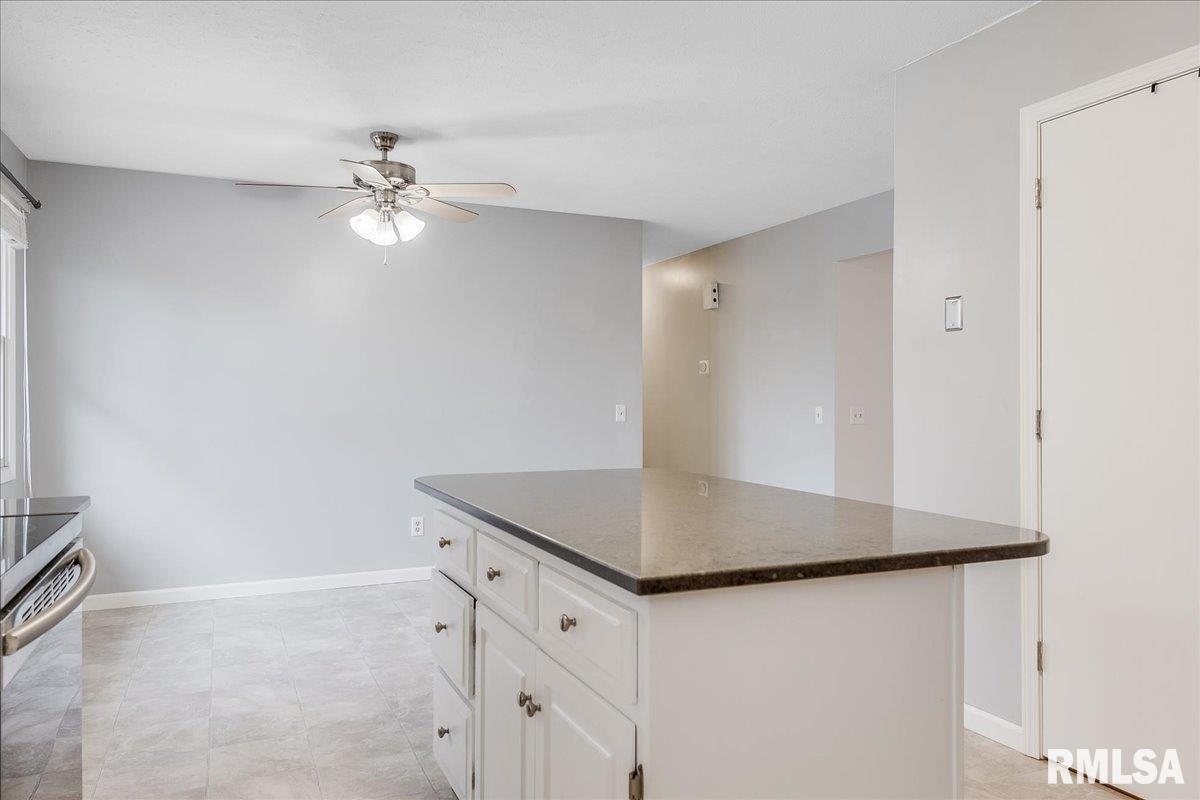11 Taft Drive Rochester, IL 62563 - Photo 12 of 32